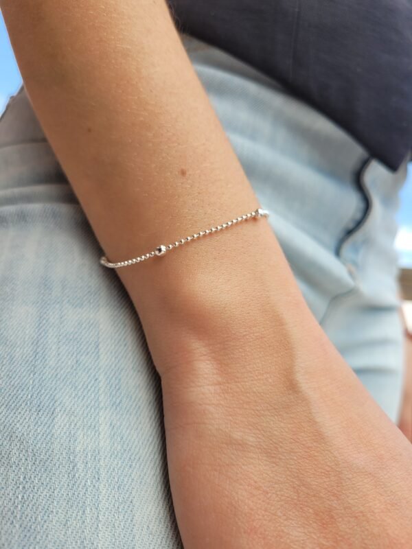 Pulsera pelotitas