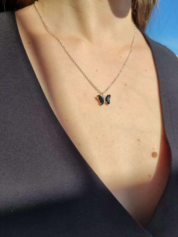 Collar mariposa